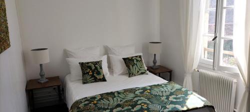 Chateauneuf-sur-Charente Apartment | Annexe du pont de la Charente Côté jardin