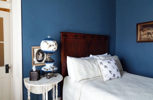 Cimarron Hotel | Annie Oakley - Historic Hotel