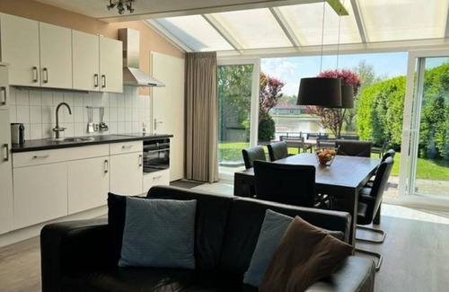 Hoofdplaat House | Antibes 236 - Kustpark Village Scaldia - Detached holiday home directly at the lake with fenced garden