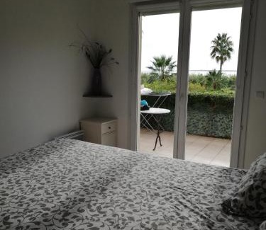 Golfe Juan Apartment | Antibes T2 Vue mer 48m2 Terrasse Parking Piscine Plage