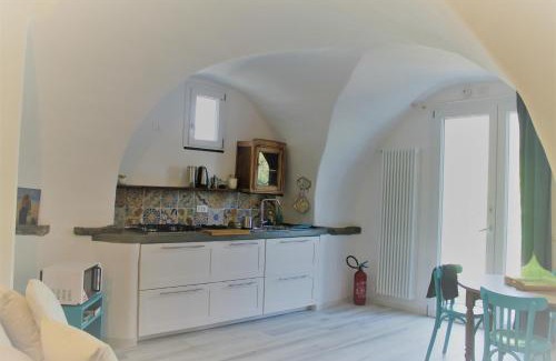 Calice Ligure House | Antica Casa del Canto Relax & Natura tra Mare Trekking e Bike