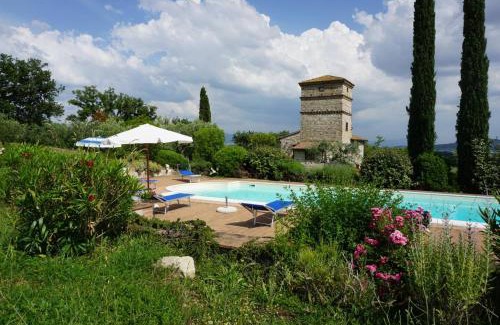 Monte Castello di Vibio Villa | Antico Casale in pietra con Piscina privata