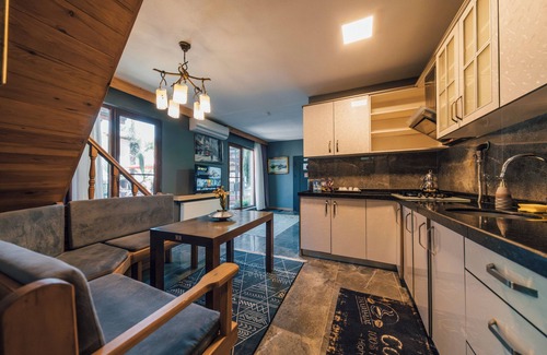 Sile Hotel | Antik River House