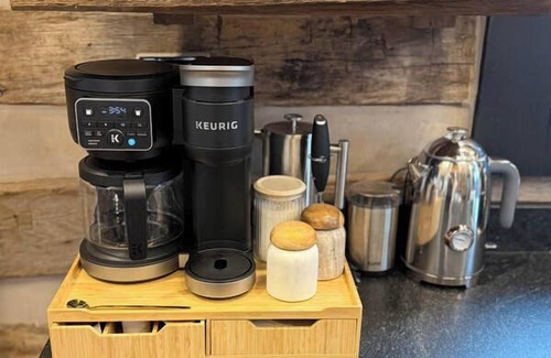 Groveoak Cabin | Antique log cabin with waterfall and 360 degree views of beauty!