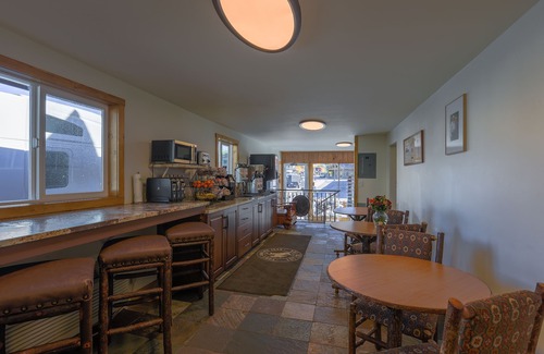 Jackson Hotel | Antler Inn
