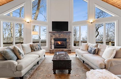 Pedlars Edge House | Antlers Aweigh with Wintergreen Advantage