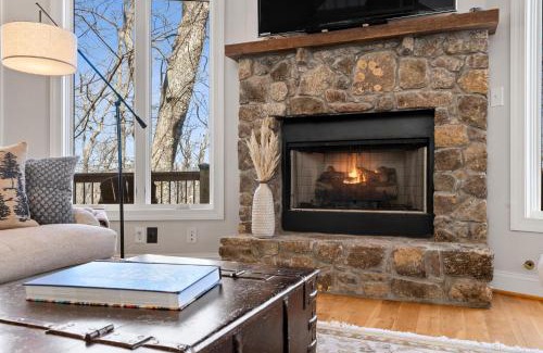 Pedlars Edge House | Antlers Aweigh with Wintergreen Advantage