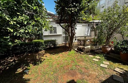 Palaio Faliro Apartment | Antonis's Garden House