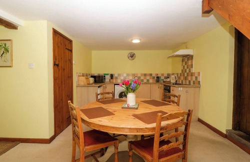 Blakeney Cottage | ANVIL COTTAGE, pet friendly, character holiday cottage in Blakeney