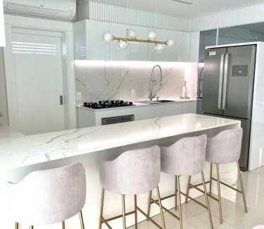 Centro Apartment | Apê Eleganza · Apê Eleganza | BC | 150m do mar | FG | 4 qtos