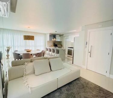 Centro Apartment | Apê Eleganza · Apê Eleganza | BC | 150m do mar | FG | 4 qtos