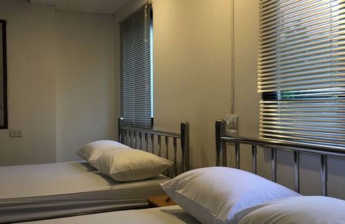 Krathum Baen Hotel | AP Aparment