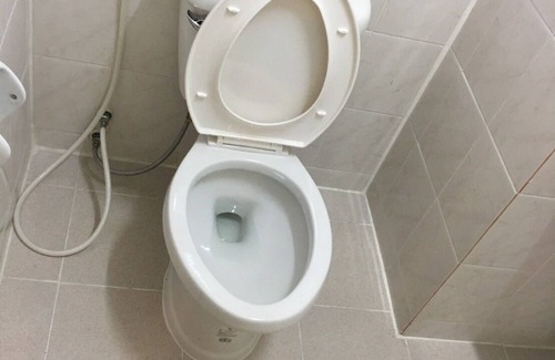 Krathum Baen Hotel | AP Aparment