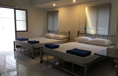 Krathum Baen Hotel | AP Aparment