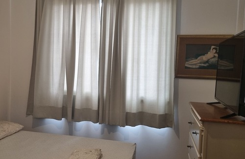 Matriz Apartment | Ap Decorado, Perto de Passeios, Restaurantes, Próximo da Ufpr, Hospitais. Wi-fi