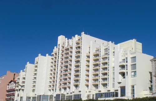Biarritz Apartment | Apart 4 pers. with swimming pool and unbelievable view on ocean !
