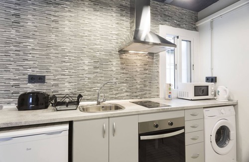 Collblanc y La Torrassa Apartment | Apartment near Camp Nou