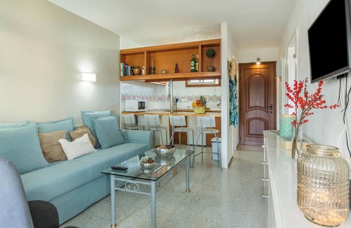 Playa del Aguila Apartment | Apartment "Soraya" on the Beach with Sea Views, Wi-Fi, Pool and Garden