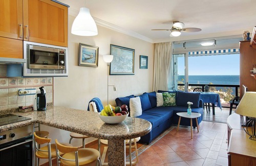 Playa del Aguila Apartment | Apartamento Sol Del Sur with Sea View, Pool, Wi-Fi & Garden