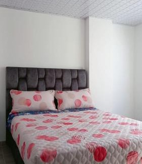 Engativa Apartment | Aparta hotel los Nogales , Cerca Al Aeropuerto