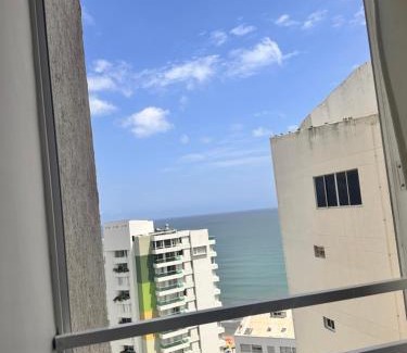 El Laguito Apartment | ApartaEstudio piso alto, cerca hotel Hilton y Dan Carton salida al Mar