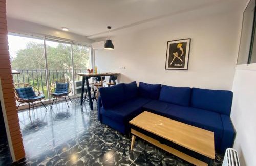 Calella de Palafrugell Apartment | Apartament per parelles reformat amb piscina
