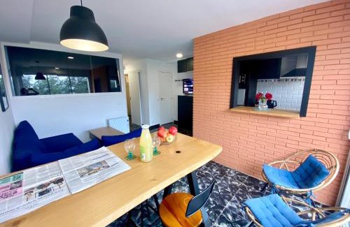Calella de Palafrugell Apartment | Apartament per parelles reformat amb piscina