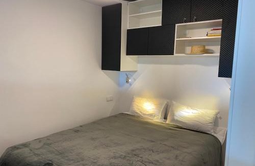 Calella de Palafrugell Apartment | Apartament per parelles reformat amb piscina