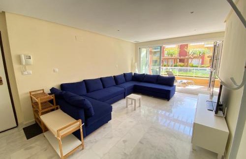 Hacienda del Alamo Apartment | Apartamento en Hacienda del Alamo enfrente de la Piscina!