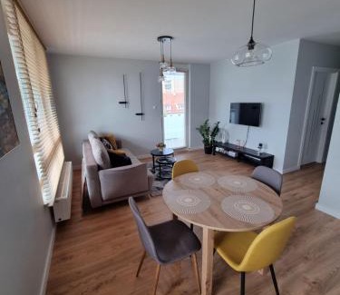 Elblag Apartment | Apartament TOPOLOWA - Winda -Parking w HALI GARAŻOWEJ