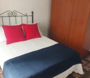 Encarnacion-Regina Apartment | Apartamento 1 Dormitorio. Jesús Gran Poder 4. Plaza de la Gavidia