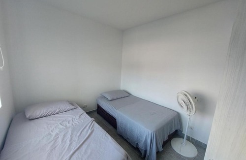 Girardot Apartment | Apartamento Aqualina Orange Primer Piso Vista al BBQ