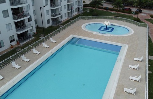 Girardot Apartment | Apartamento Aqualina Orange Primer Piso Vista al BBQ