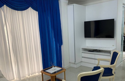 Castelo Branco Apartment | Apartamento 3 Suítes em Meia Praia - Itapema. 150m da Praia