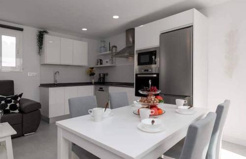 Chayofa House | Apartamento con Piscina Comunitaria y Terraza Independiente