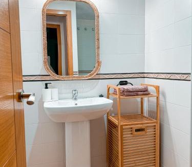 San Lorenzo Apartment | Apartamento Fuente Piedra Escrita