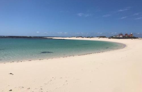 Los Lagos Apartment | Apartamento LA CONCHA Seaview Direct at the Beach & Sea