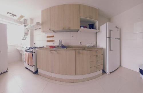 Jardim Flamboyant Apartment | Apartamento para Temporada em Cabo Frio - Excelente Localização no Bairro Parque Riviera!