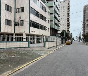 Tupi Apartment | Apartamento Praia Grande bem localizado