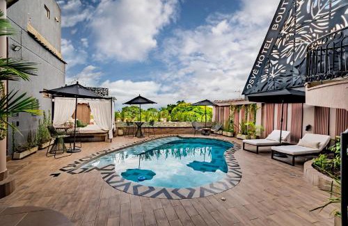 Cali Apartment | Apartamento Tropical Gótico