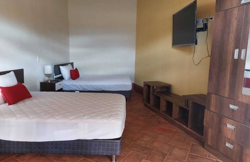 Jesus Hotel | ApartHotel La Finka Hotel y Eventos