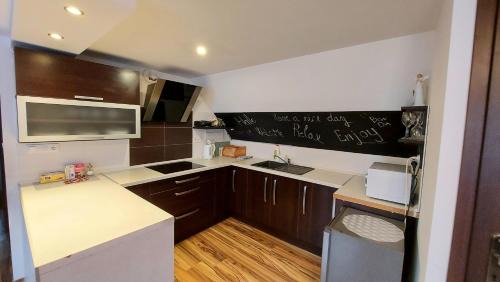 Tajov Apartment | Apartmán Tajov pre 5-6 osôb, privatne parkovanie a terasa