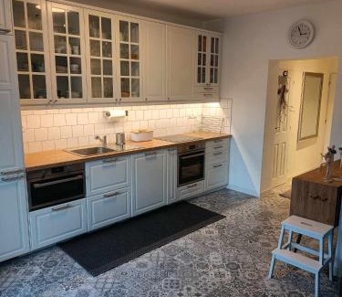 Ruzinov Apartment | Apartmán v záhrade