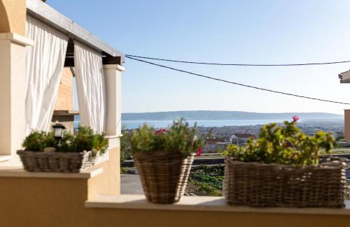 Kastel Stari Apartment | Apartman Flos,terrace 40 m2, sea view