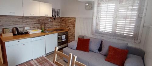 Lovinac Apartment | Apartman Sveti Rok