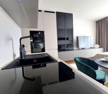 Kosice Old Town Apartment | Apartman Zoku s private garage parking free