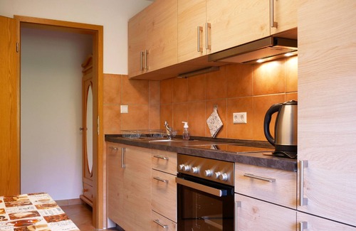 Bad Peterstal-Griesbach Apartment | Apartment 'Nr 2' with Shared Garden, Balcony and Wi-Fi