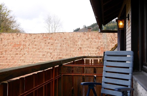 Bad Peterstal-Griesbach Apartment | Apartment 'Nr 2' with Shared Garden, Balcony and Wi-Fi
