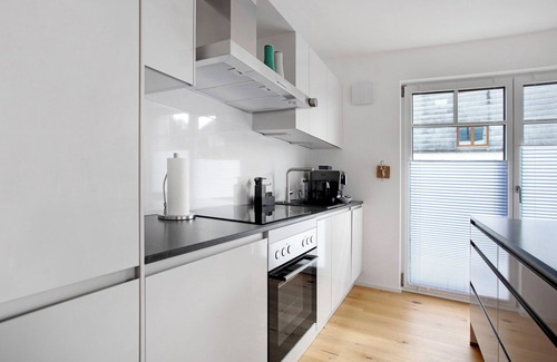 Breitbrunn a. Chiemsee Apartment | Apartment 'Design Ferienwohnung Am Chiemsee' with Private Terrace, Private Garden and Wi-Fi