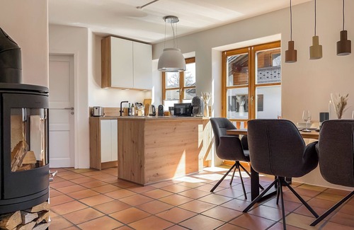 Garmisch-Partenkirchen Apartment | Apartment for 6 - mountain view, balcony, fireplace, cinema, yoga, parking lot